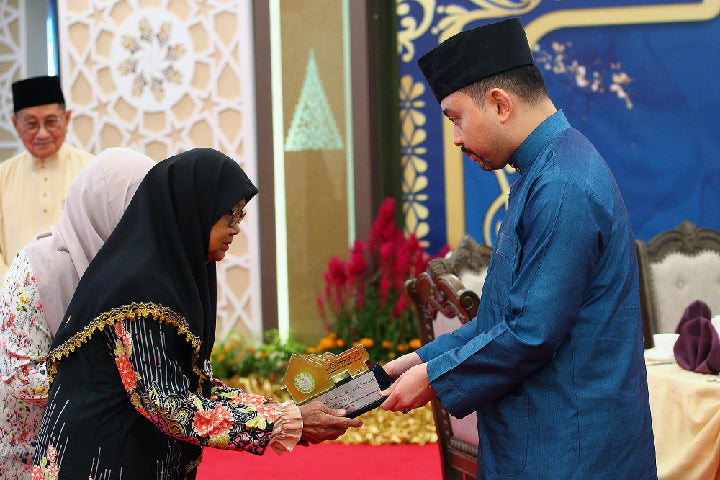 Thanksgiving Prayer Ceremony In Commemoration Of The Anniversary Of Puja Yang Teramat Mulia Paduka Seri Pengiran Muda 'Abdul Malik, Chairman Of The Governing Body Of Yayasan Sultan Haji Hassanal Bolkiah 42 Years - The House of Bolkiah